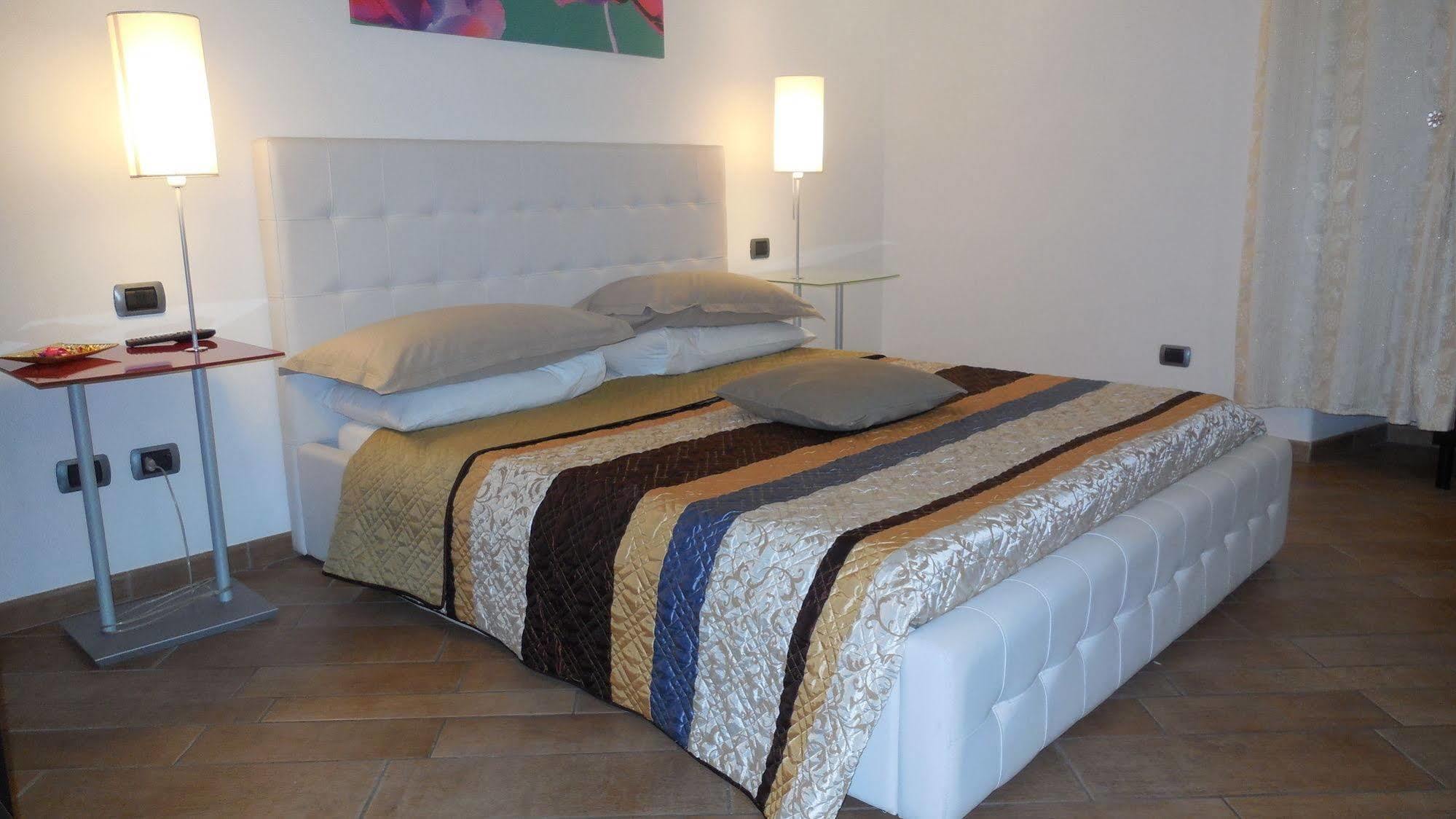 Tridente Rooms Рим Экстерьер фото